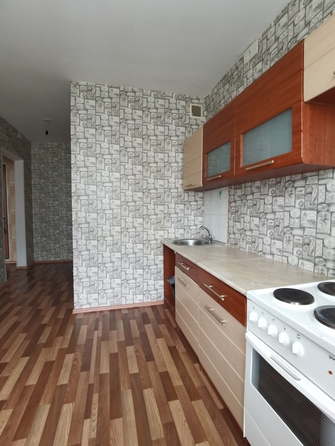 
  Сдам в аренду 1-комнатную квартиру, 42 м², Красноярск

. Фото 2.