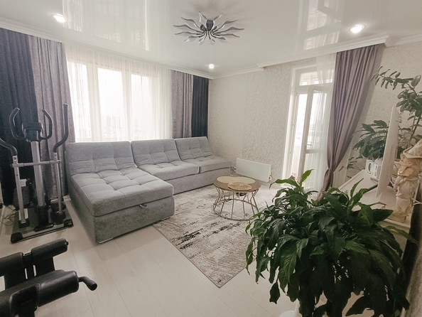 
   Продам 2-комнатную, 58 м², 9 Мая ул, 83/1

. Фото 2.