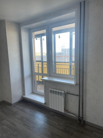 
   Продам 1-комнатную, 53 м², Светлогорский пер, 10г

. Фото 3.