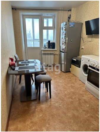 
   Продам 1-комнатную, 39 м², Калинина ул, 191

. Фото 2.