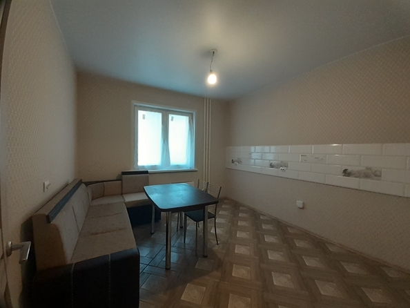 
   Продам 2-комнатную, 58.2 м², Петра Подзолкова ул, 3и

. Фото 3.