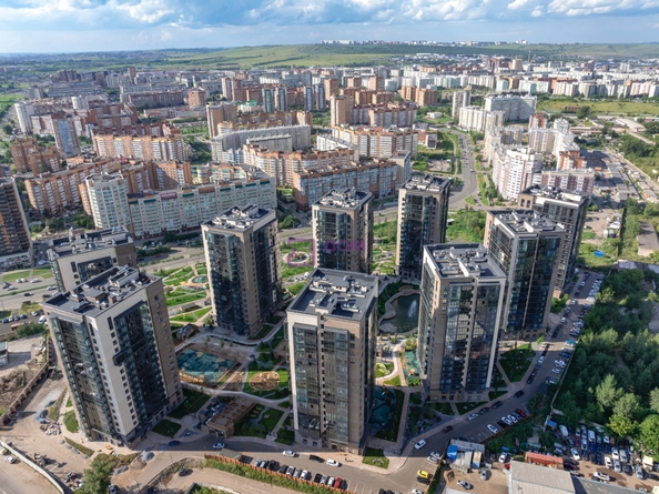 
   Продам 2-комнатную, 53.1 м², Авиаторов ул, 22

. Фото 1.