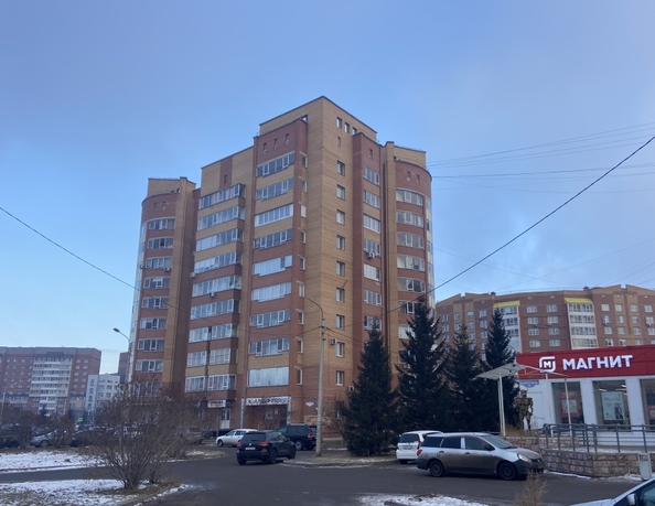 
   Продам 3-комнатную, 81.2 м², Авиаторов ул, 54

. Фото 1.