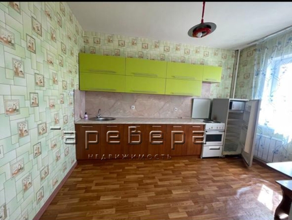 
  Сдам в аренду 1-комнатную квартиру, 40 м², Красноярск

. Фото 2.