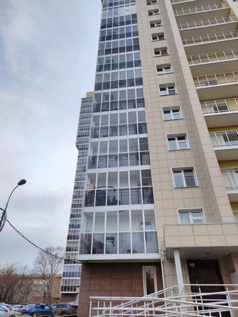 
  Сдам в аренду 1-комнатную квартиру, 42 м², Красноярск

. Фото 1.