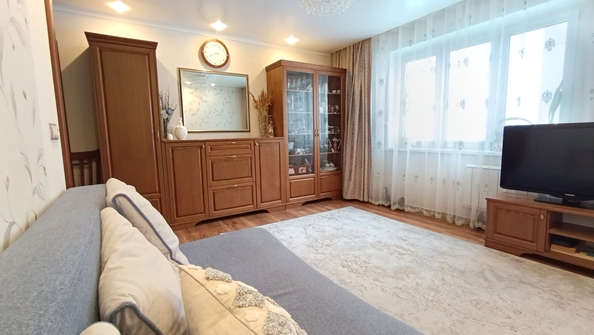 
   Продам 3-комнатную, 73 м², Мужества ул, 22

. Фото 1.