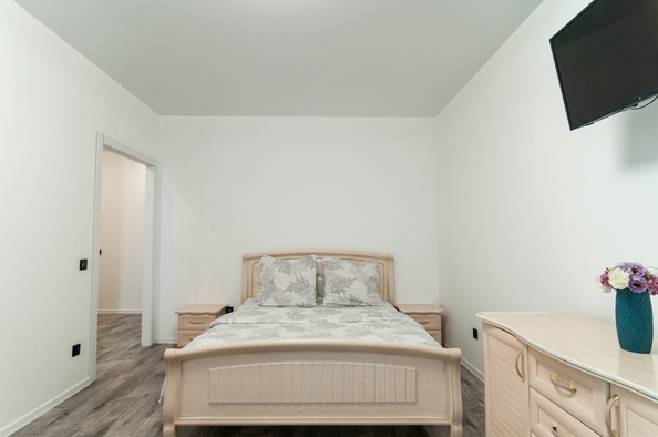 
  Сдам посуточно в аренду 1-комнатную квартиру, 40 м², Красноярск

. Фото 1.