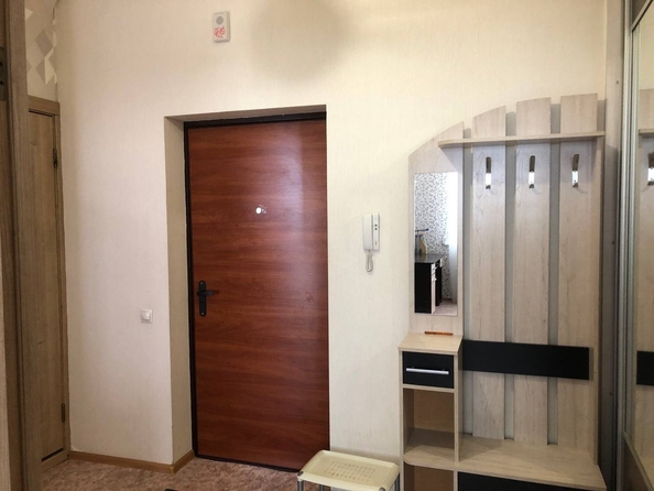 
  Сдам в аренду 1-комнатную квартиру, 35 м², Красноярск

. Фото 1.