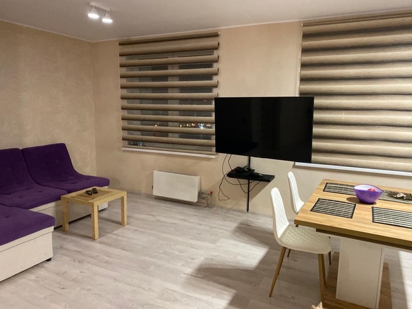 
   Продам 2-комнатную, 60 м², 9 Мая ул, 83

. Фото 2.