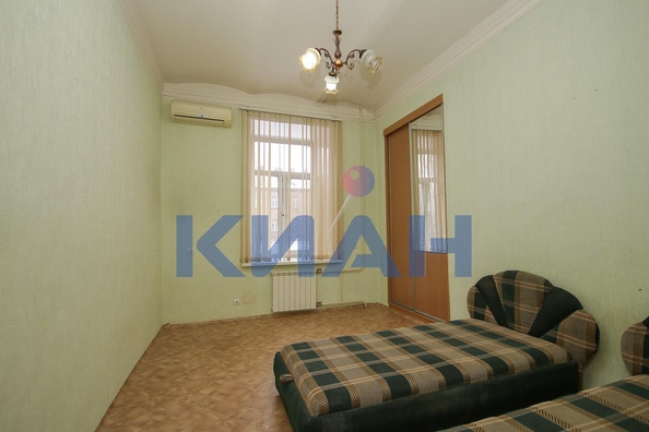 
   Продам 2-комнатную, 79.1 м², Малиновского ул, 8

. Фото 5.