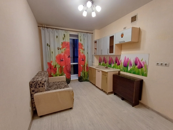 
  Сдам 2-комн. квартиру, 53 м², Апрельская ул, д. 7
. Фото 2.