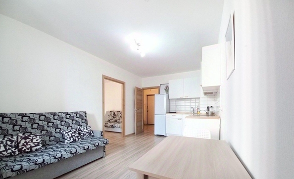 
  Сдам 1-комн. квартиру, 39 м², Декабристов ул, д. 44
. Фото 1.