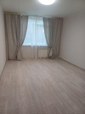 
  Продам 1-комн. квартиру, 42 м², Алексеева ул, д. 27
. Фото 1.