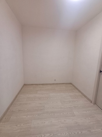 
  Продам 1-комн. квартиру, 42 м², Алексеева ул, д. 27
. Фото 3.