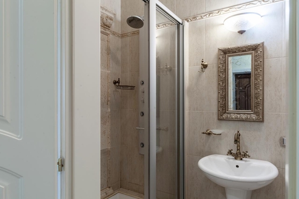 
  Продается 4-комн. квартира, 147 м², Менжинского ул, д. 10д
. Фото 23.