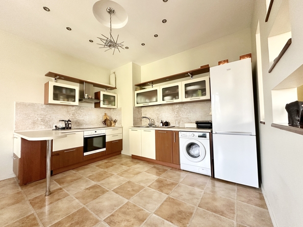 
  Продается 3-комн. квартира, 130 м², Киренского ул, д. 83
. Фото 7.