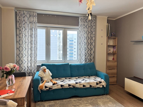 
  Продам 2-комн. квартиру 46.7 м², в ЖК Белые Росы, дом 21. Фото 1.