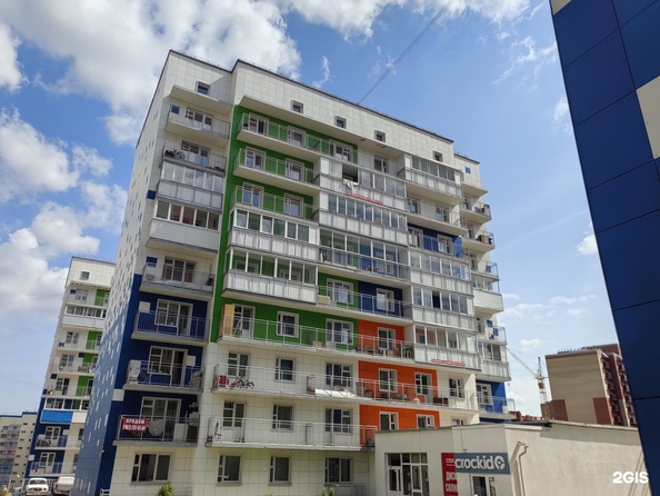 
  Продается универсальное помещение 199 м², в ЖК Солнечный, 3 мкр 7 квартал дом 7. Фото 1.