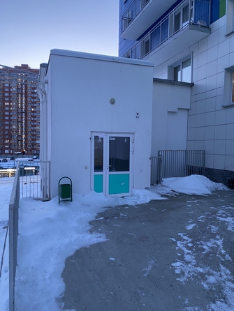 
  Продается универсальное помещение 199 м², в ЖК Солнечный, 3 мкр 7 квартал дом 7. Фото 4.