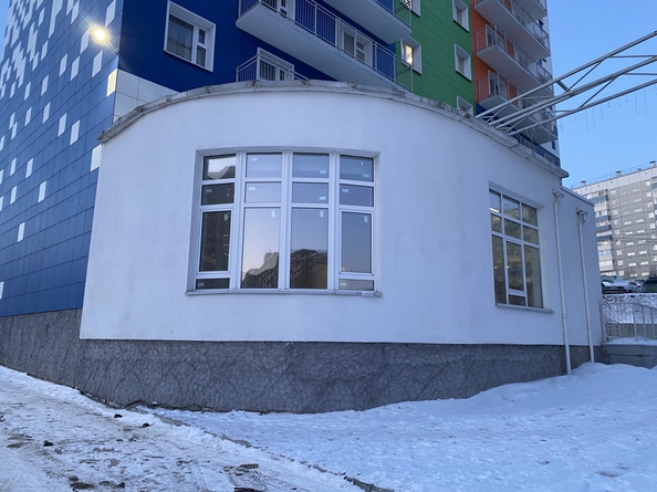
  Продам универсальное помещение 199 м², в ЖК Солнечный, 3 мкр 7 квартал дом 7. Фото 3.