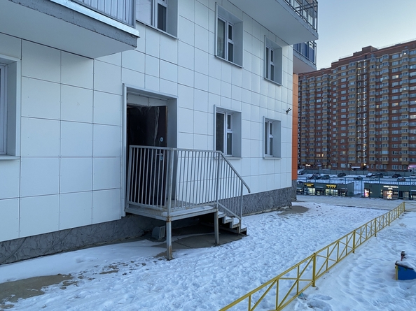 
  Продам универсальное помещение 199 м², в ЖК Солнечный, 3 мкр 7 квартал дом 7. Фото 9.