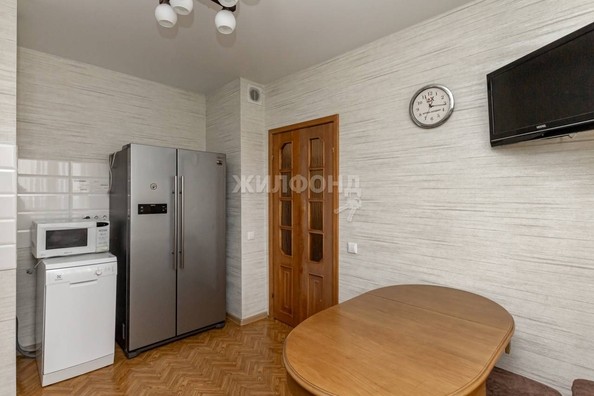 
   Продам 4-комнатную, 81.9 м², Шумакова ул, 53

. Фото 4.