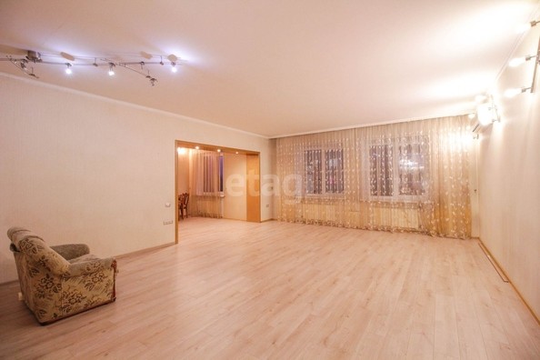 
   Продам 4-комнатную, 200 м², Комсомольский пр-кт, 40

. Фото 14.