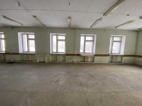 
   Продам помещение свободного назначения, 2198.5 м², Чернышевского ул, 282Д

. Фото 2.