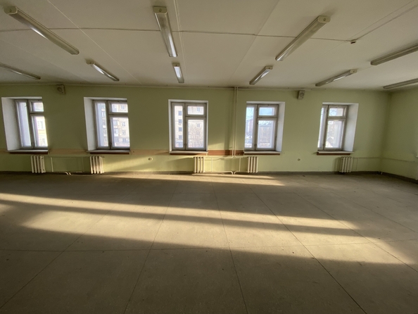 
   Продам помещение свободного назначения, 2198.5 м², Чернышевского ул, 282Д

. Фото 8.