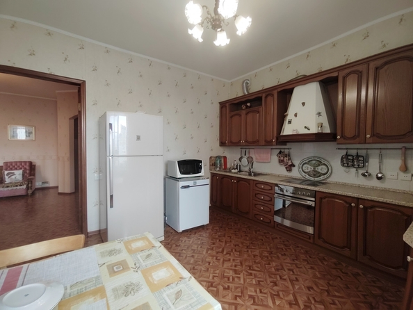 
   Продам 3-комнатную, 120.1 м², Партизанская ул, 132

. Фото 3.