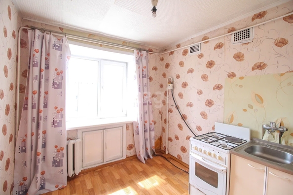 
   Продам 1-комнатную, 30.5 м², Союза Республик ул, 12

. Фото 2.