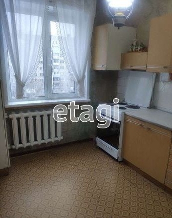 
   Продам 4-комнатную, 74.8 м², Веры Кащеевой ул, 7/1

. Фото 4.