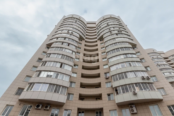 
   Продам 2-комнатную, 65 м², Малахова ул, 119

. Фото 4.