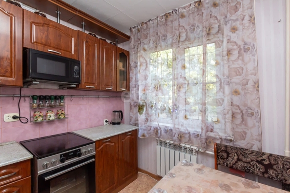 
   Продам 3-комнатную, 60.9 м², Юрина ул, 244

. Фото 7.