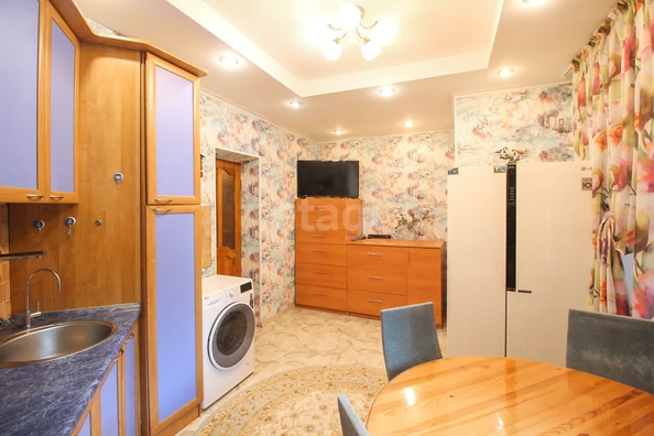 
   Продам 3-комнатную, 67.7 м², Короленко ул, 91

. Фото 5.