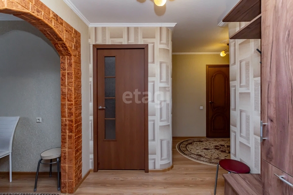 
   Продам 2-комнатную, 50.6 м², Лазурная ул, 31

. Фото 3.