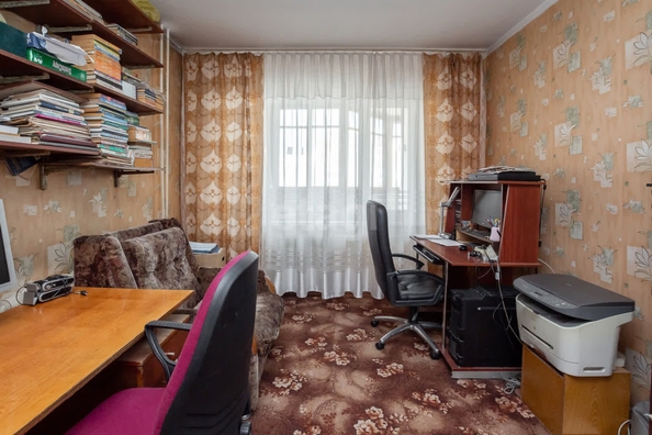 
   Продам 4-комнатную, 95.4 м², Чеглецова ул, 66

. Фото 2.