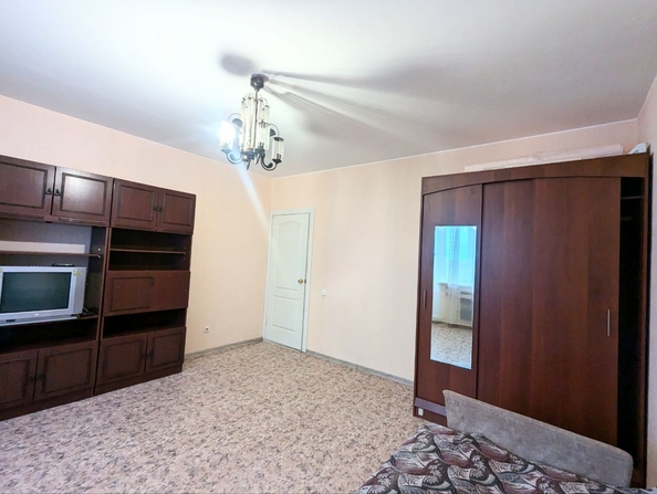 
   Продам 1-комнатную, 41 м², Сергея Семенова ул, 17

. Фото 9.