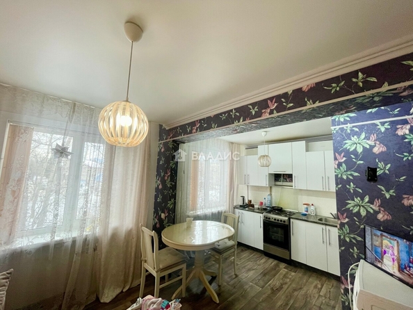 
  Продается 2-комн. квартира, 56.3 м², Декабристов ул, д. 11
. Фото 5.