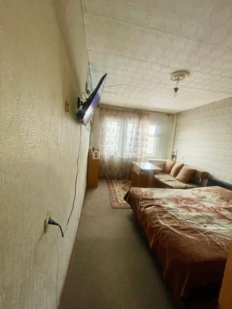 
  Продается 4-комн. квартира, 77 м², Вали Максимовой ул, д. 1
. Фото 1.