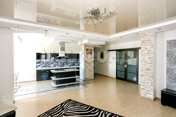 
  Продается 3-комн. квартира, 111.3 м², Приречная ул
. Фото 1.
