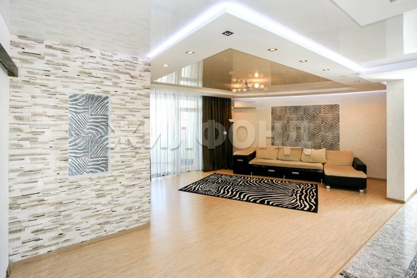 
  Продается 3-комн. квартира, 111.3 м², Приречная ул
. Фото 7.