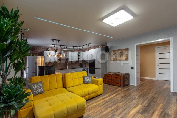 
  Продается 3-комн. квартира, 98.3 м², Власихинская ул
. Фото 2.