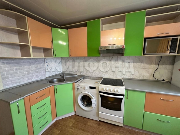 
  Продается 1-комн. квартира, 33 м², Малахова ул, д. 173
. Фото 2.