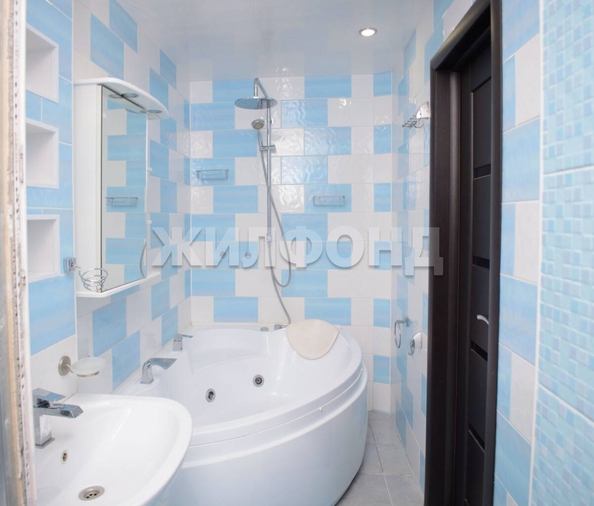 
  Продается 2-комн. квартира, 61.6 м², Попова ул, д. 100
. Фото 13.
