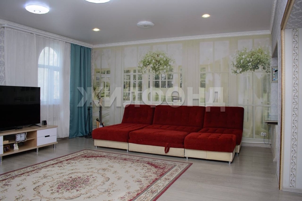 
  Продается дом, 200 м², Барнаул
. Фото 1.