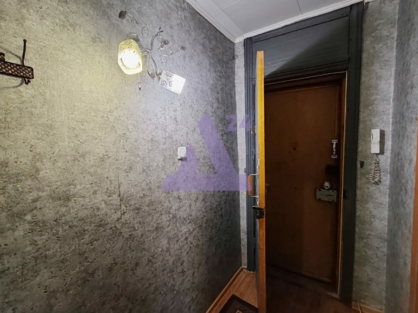 
  Продается 1-комн. квартира, 30.6 м², Красногвардейская ул, д. 18
. Фото 6.