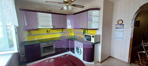 
  Продается 3-комн. квартира, 89.9 м², Малахова ул, д. 113
. Фото 2.