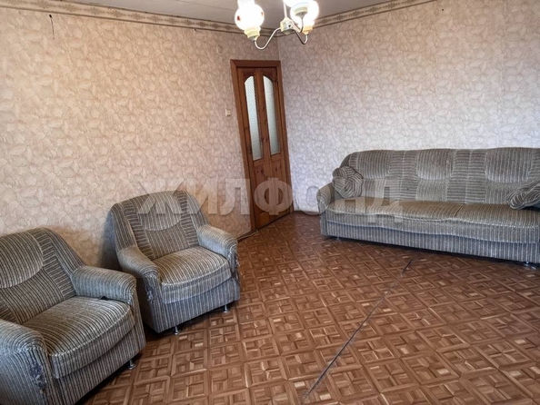 
  Продается 4-комн. квартира, 74 м², Космонавтов ул
. Фото 2.