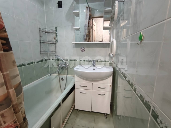 
  Продается 4-комн. квартира, 92.9 м², Островского ул
. Фото 7.